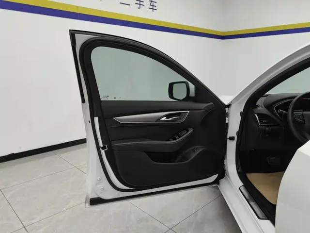 Cadillac CT5 — Фото автомобиля 7