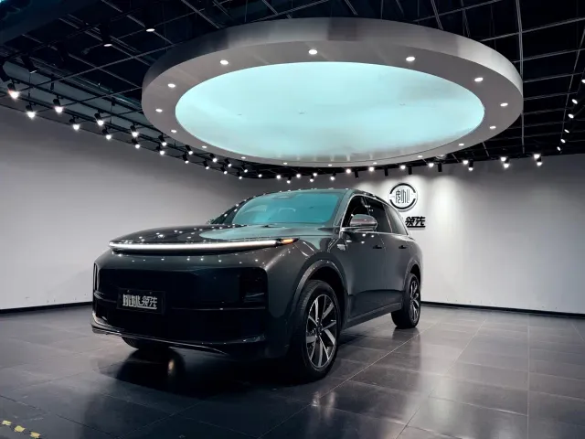 Фотография автомобиля — Li Auto L8