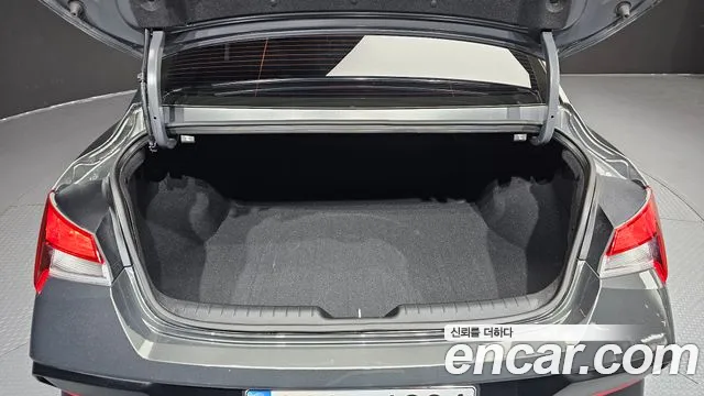 Hyundai Avante CN7 — Фото автомобиля 20