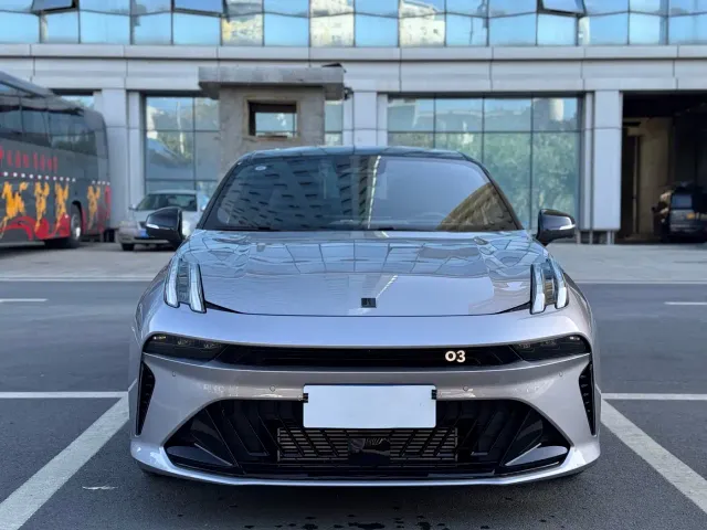 Lynk & Co 03 — Фото автомобиля 2