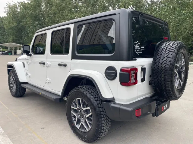Jeep Wrangler — Фото автомобиля 6
