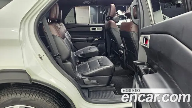 Ford Explorer Generation 6 — Фото автомобиля 12