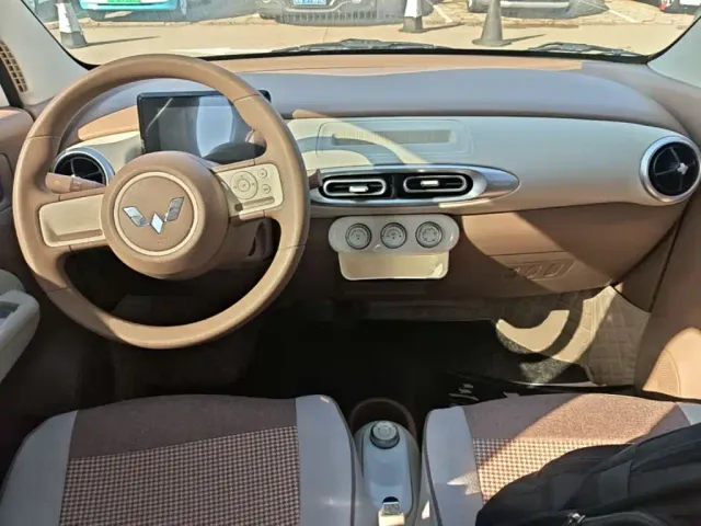 Wuling Hongguang Mini EV — Фото автомобиля 9