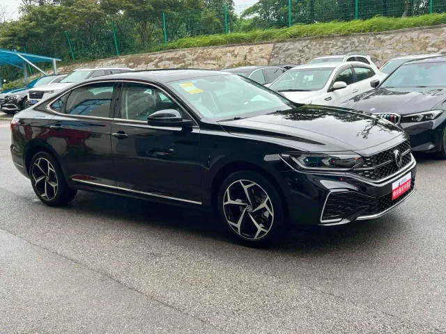 Volkswagen Passat — Фото автомобиля 3