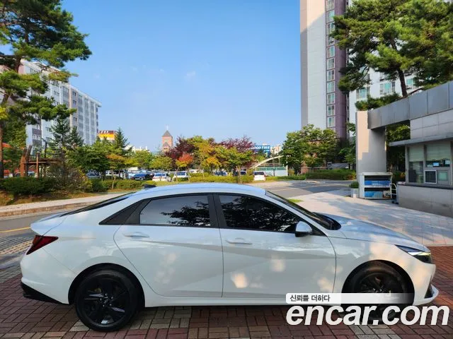 Hyundai AVANTE Avante (CN7) — Фото автомобиля 4