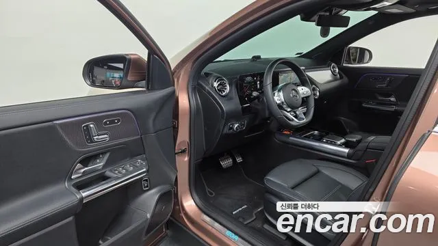 Mercedes-Benz EQA — Фото автомобиля 10