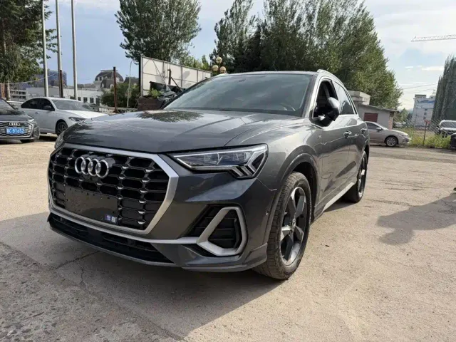 Фотография автомобиля — Audi Q3