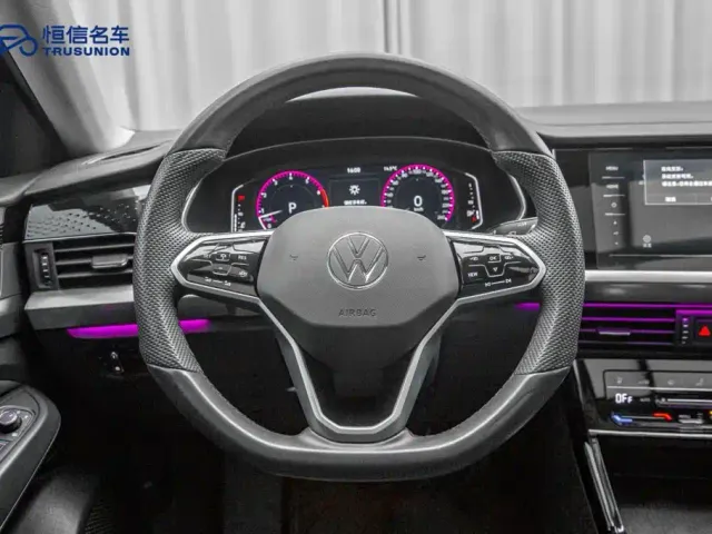 Volkswagen Passat — Фото автомобиля 17