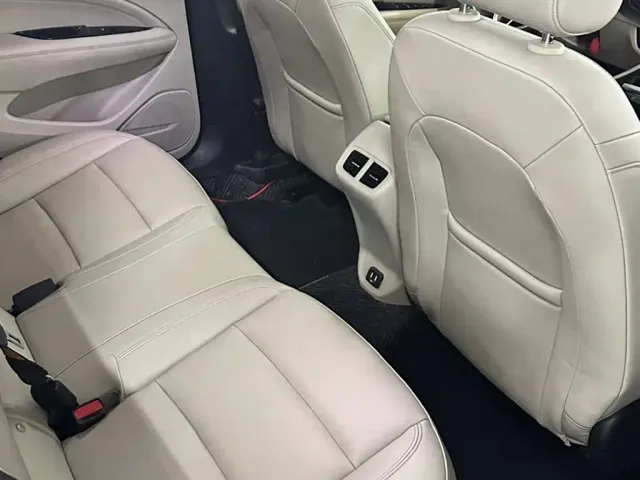 Buick Regal — Фото автомобиля 3