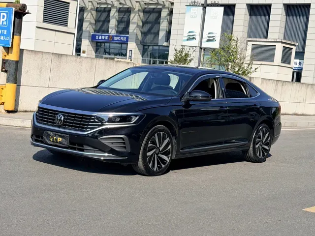 Фотография автомобиля — Volkswagen Passat