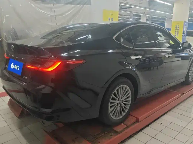 Toyota Camry — Фото автомобиля 3