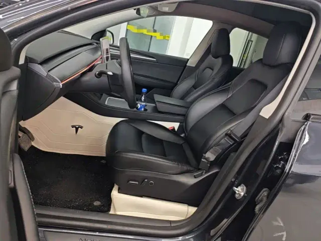 Tesla Model Y — Фото автомобиля 14