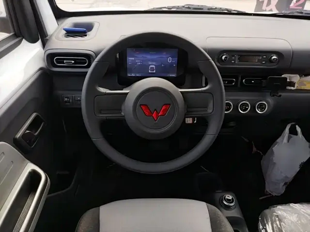 Wuling Zhiguang NEV — Фото автомобиля 10