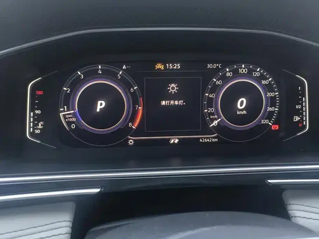 Volkswagen Tiguan L — Фото автомобиля 14