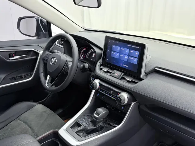 Toyota RAV4 — Фото автомобиля 20