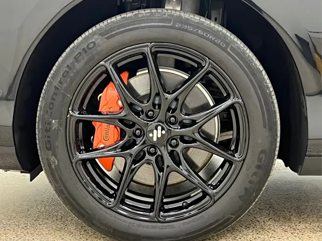 IM Motors LS6 — Фото автомобиля 12