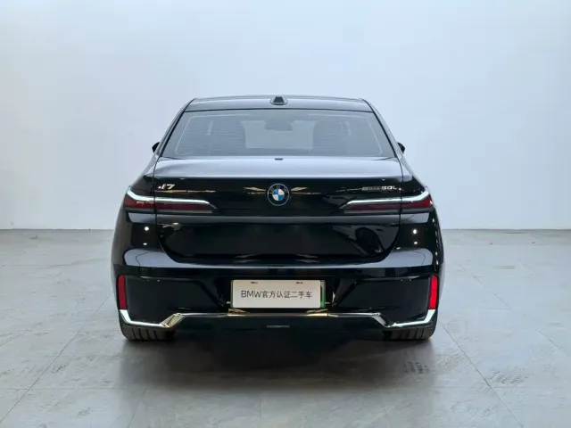 BMW i7 — Фото автомобиля 5