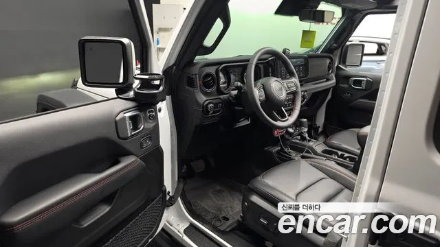 Jeep Wrangler — Фото автомобиля 10