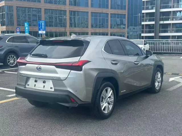 Lexus UX — Фото автомобиля 15