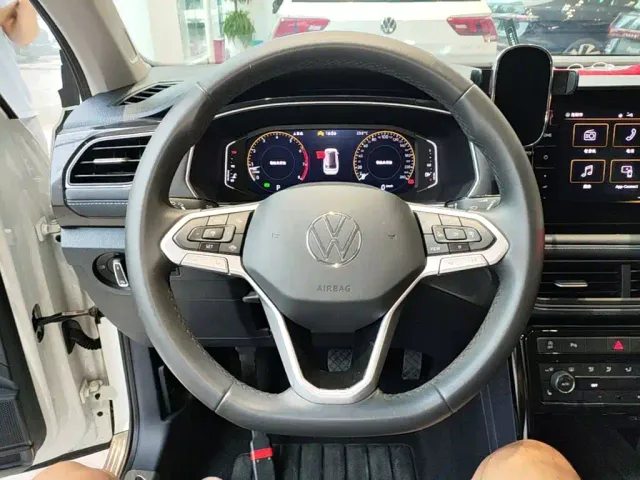 Volkswagen Tharu — Фото автомобиля 10