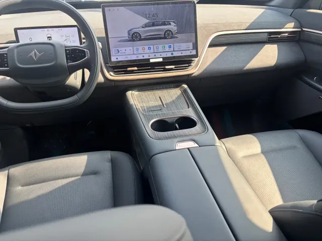 Dongfeng eπ 008 — Фото автомобиля 5