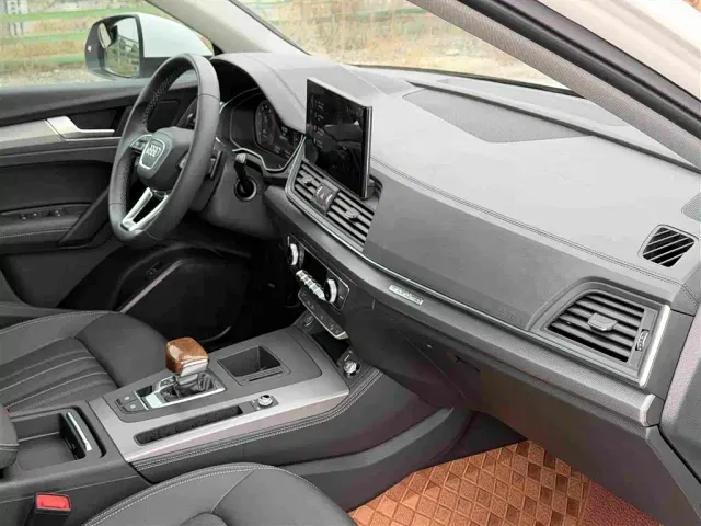 Audi Q5L — Фото автомобиля 12