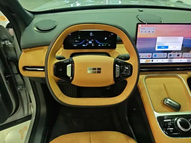 Geely Galaxy Starship 7 EM-i — Фото автомобиля 10