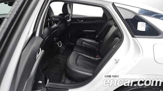 Kia K5 K5 3 поколение 2.0 LPI(Для проката) — Фото автомобиля 11