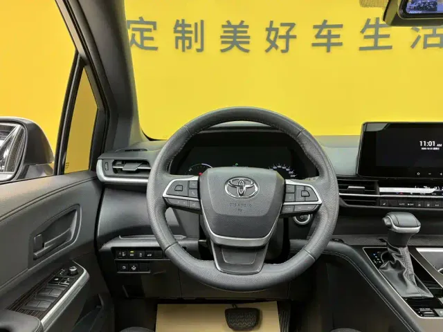 Toyota Granvia — Фото автомобиля 14