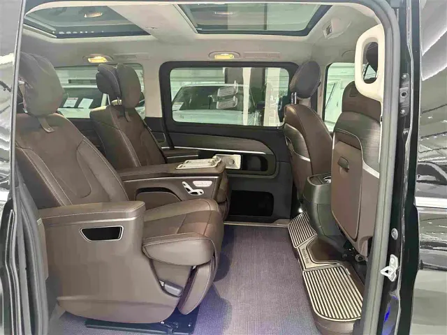 Mercedes-Benz V-Class — Фото автомобиля 16