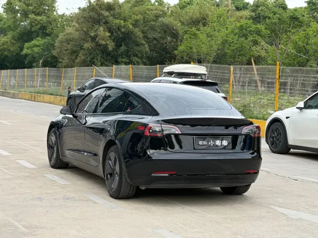 Tesla Model 3 — Фото автомобиля 9