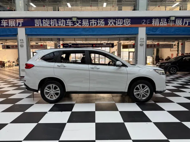Haval M6 — Фото автомобиля 3