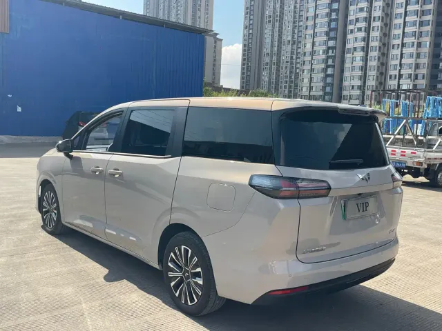 Wuling Starlight 730 — Фото автомобиля 6