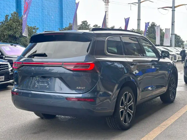 Aito M7 — Фото автомобиля 9