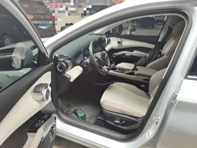 BYD Yuan PLUS — Фото автомобиля 15