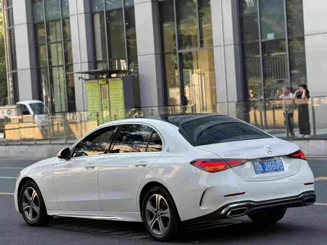 Mercedes-Benz C-Class — Фото автомобиля 3