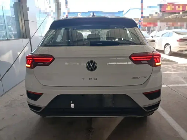 Volkswagen T-Roc — Фото автомобиля 5