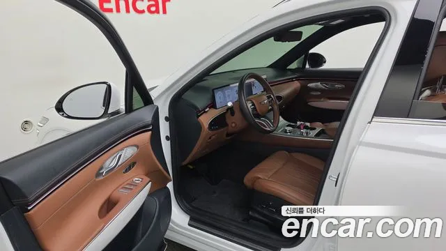 Genesis GV70 2.5T Бензин AWD — Фото автомобиля 4
