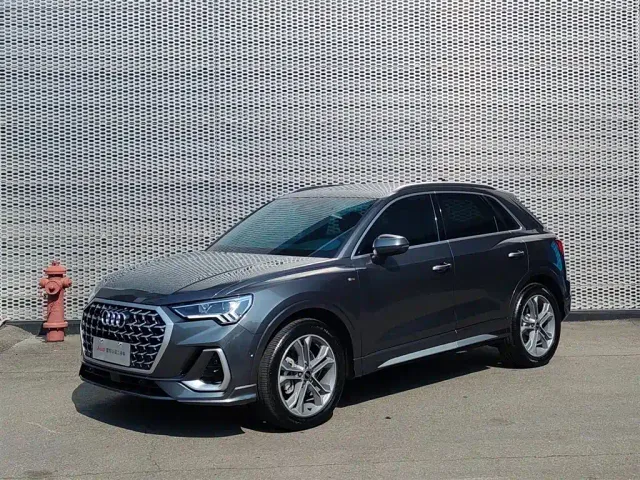 Фотография автомобиля — Audi Q3