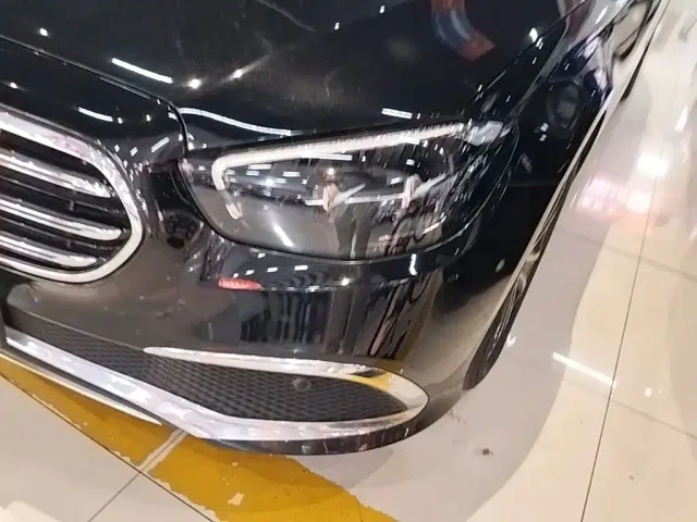 Mercedes-Benz E-Class — Фото автомобиля 23