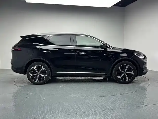 BYD Tang — Фото автомобиля 6
