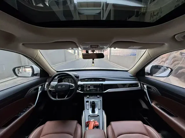 Geely Boyue — Фото автомобиля 8