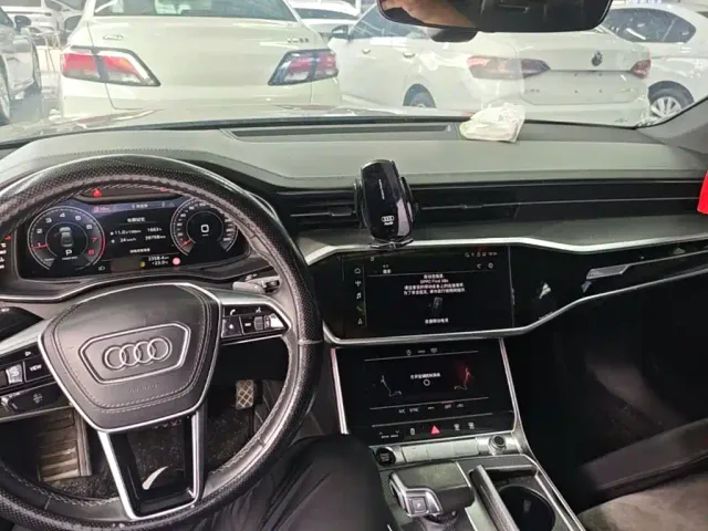 Audi A6L — Фото автомобиля 9