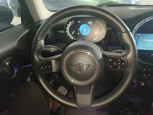 MINI Hatch — Фото автомобиля 10