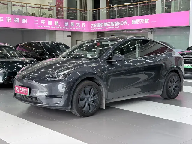 Фотография автомобиля — Tesla Model Y