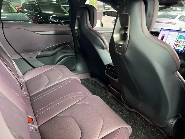 Xiaomi SU7 — Фото автомобиля 10
