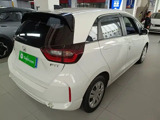 Honda Fit — Фото автомобиля 6