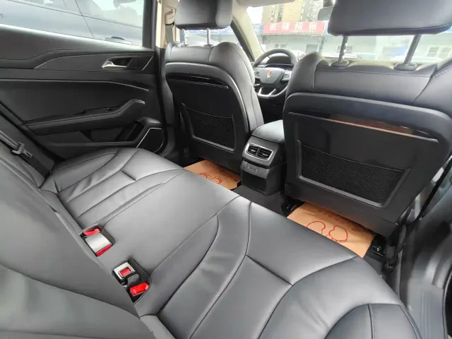 Hongqi H5 — Фото автомобиля 12
