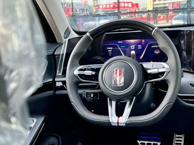Hongqi H9 — Фото автомобиля 13