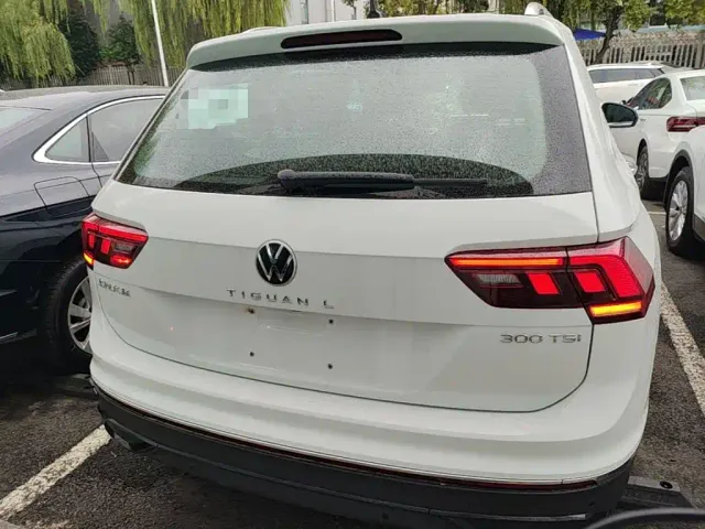 Volkswagen Tiguan L — Фото автомобиля 5